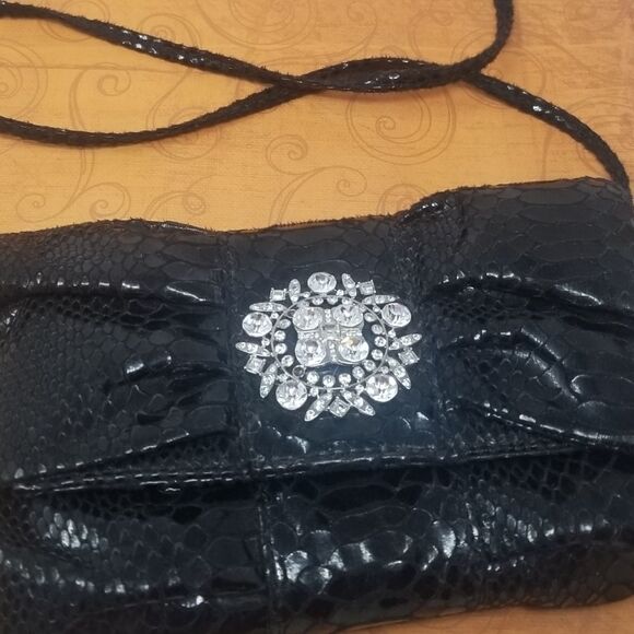 Blingy Black Wristlet - Picture 1 of 12